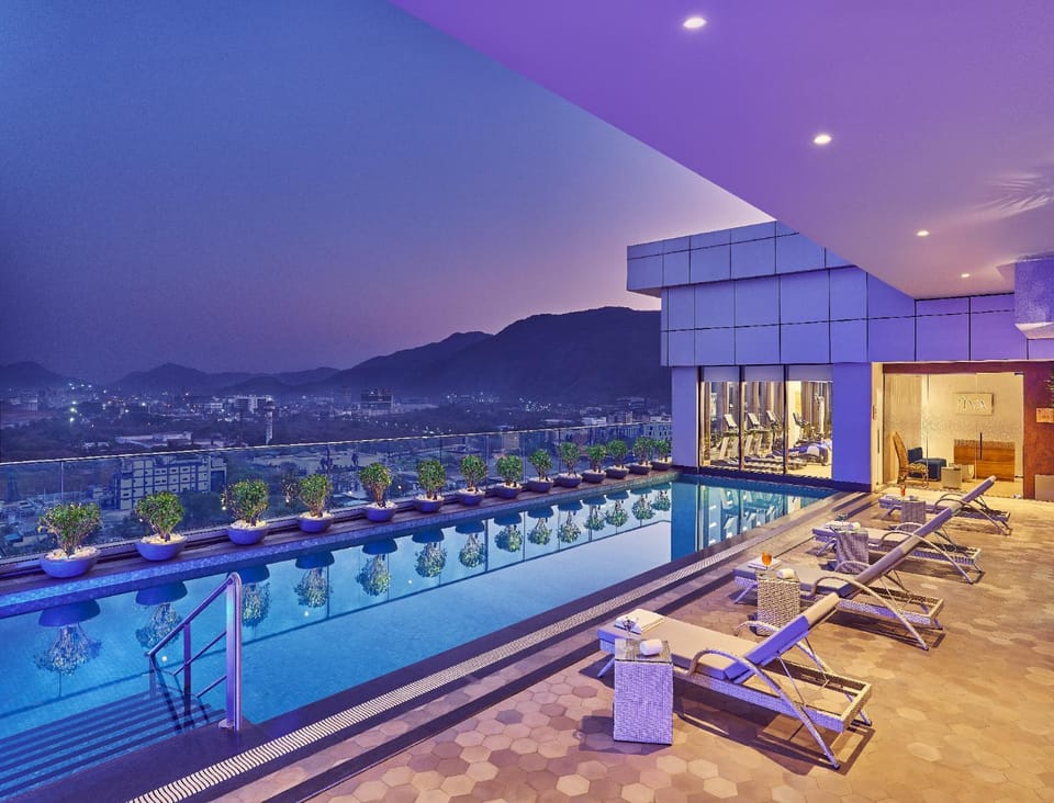 Swimming pool, Swimming pool