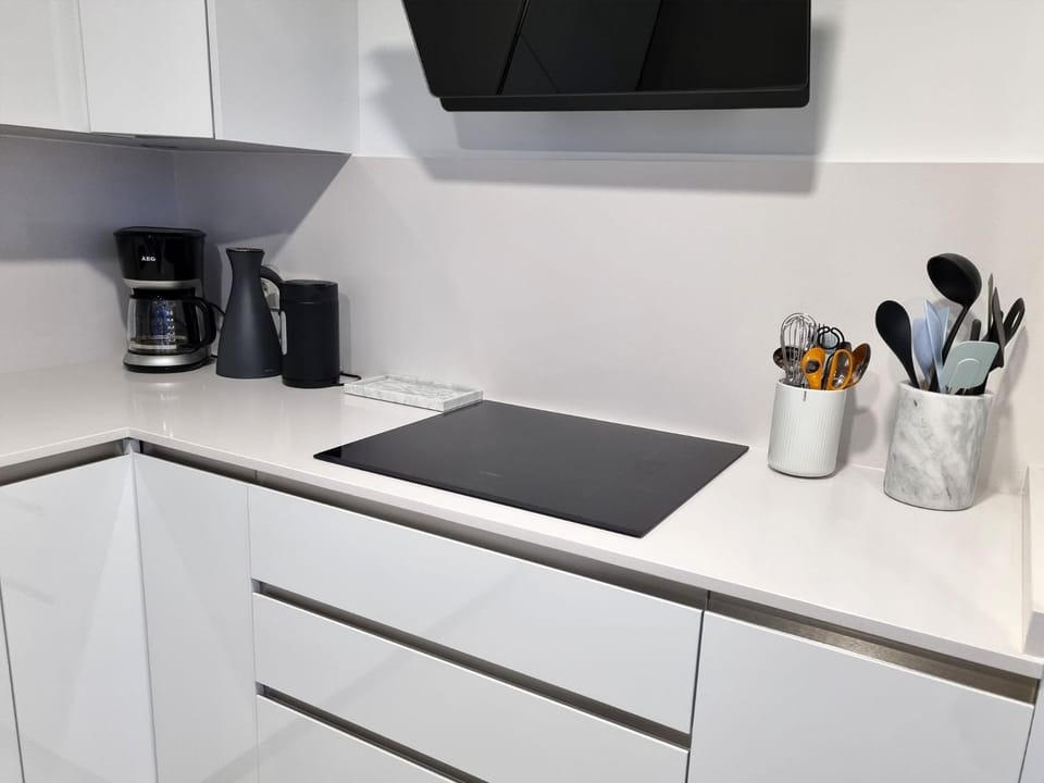 Kitchen or kitchenette, kitchen, kitchen