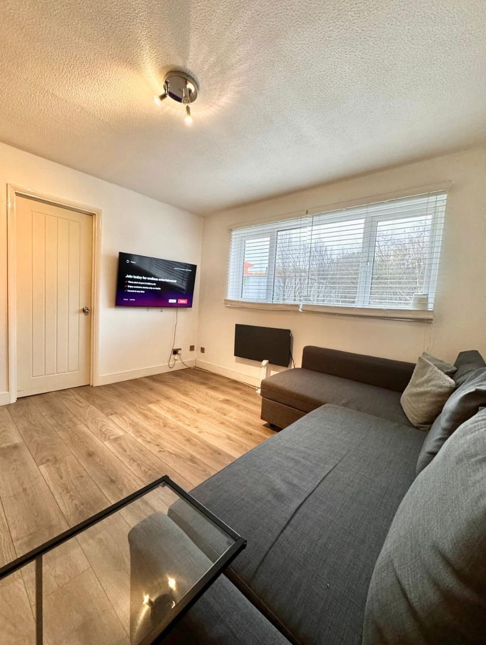 Modern 2 bed apartment & free parking Apartment in Canterbury