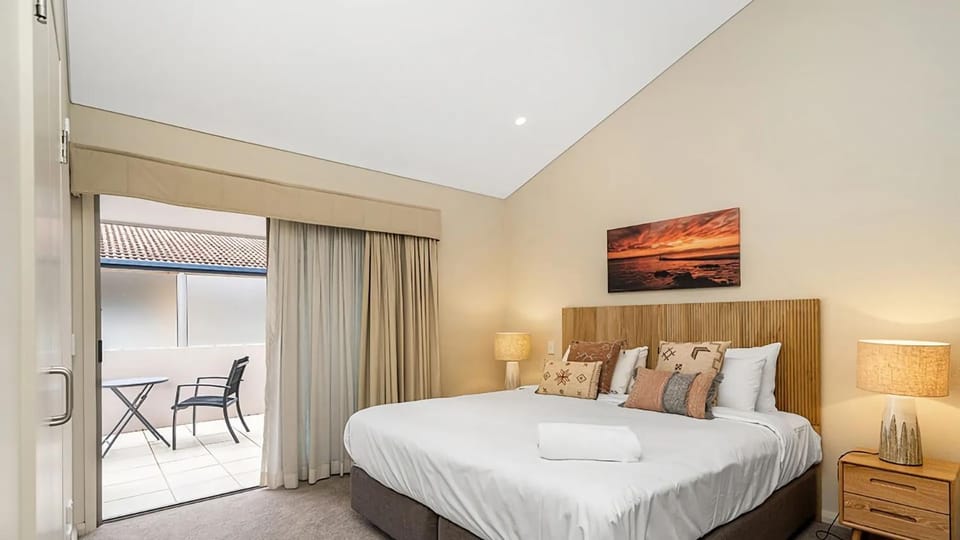 Pipi's On The Beach 1 - 2 Fletcher Street Apartment in Byron Bay
