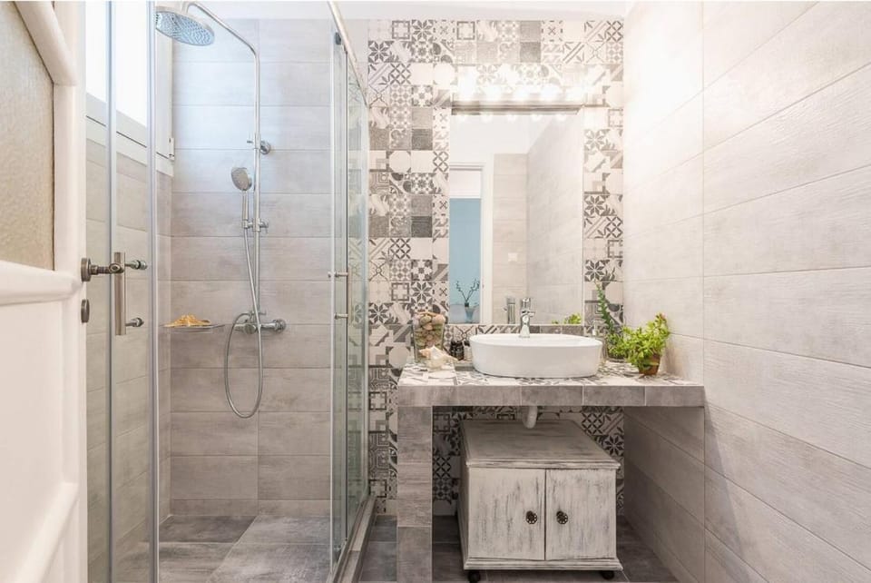 Shower, Bathroom