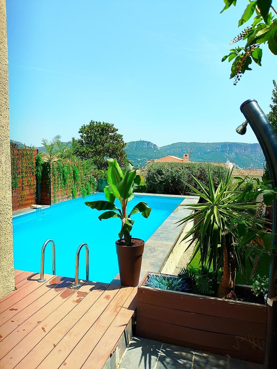 Suite vue mer, grande piscine et spa extérieur privatifs,climatisation et parking Apartment in Cassis