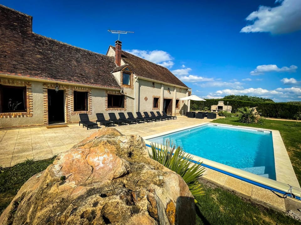 Property building, BBQ facilities, Pool view, Swimming pool