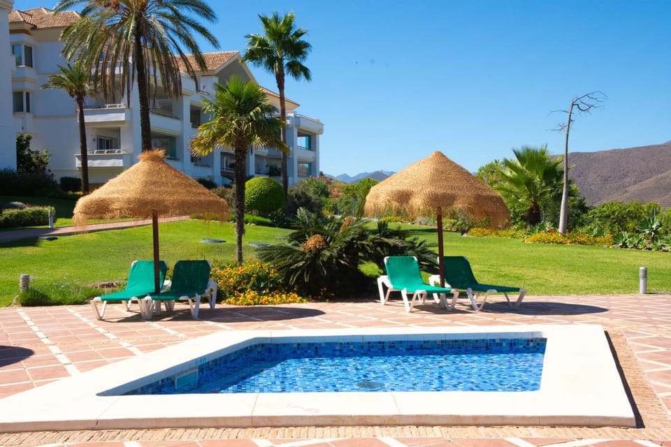Property building, Day, Natural landscape, Garden, Garden view, Mountain view, Pool view, Swimming pool, children, sunbed