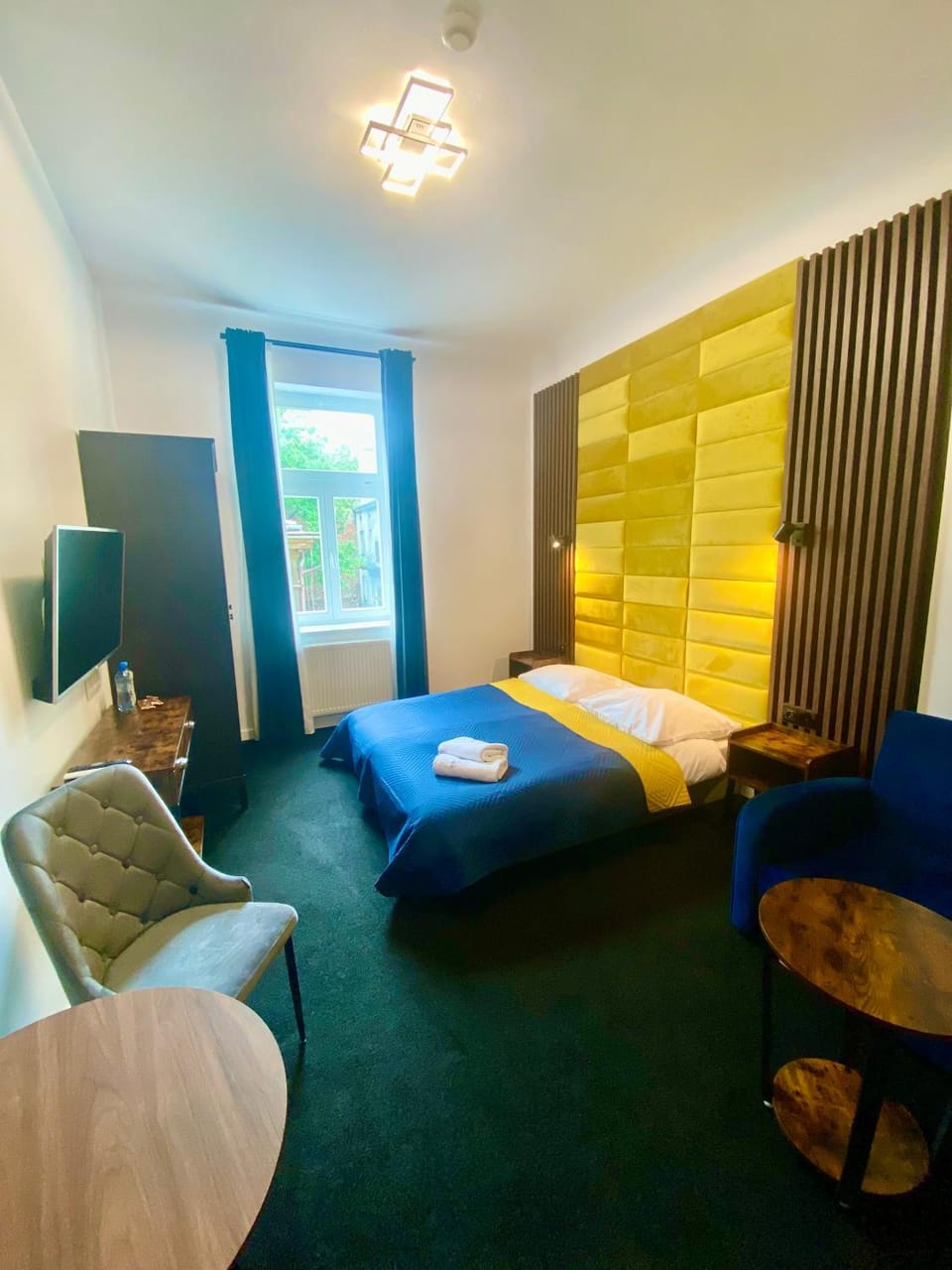 Photo of the whole room