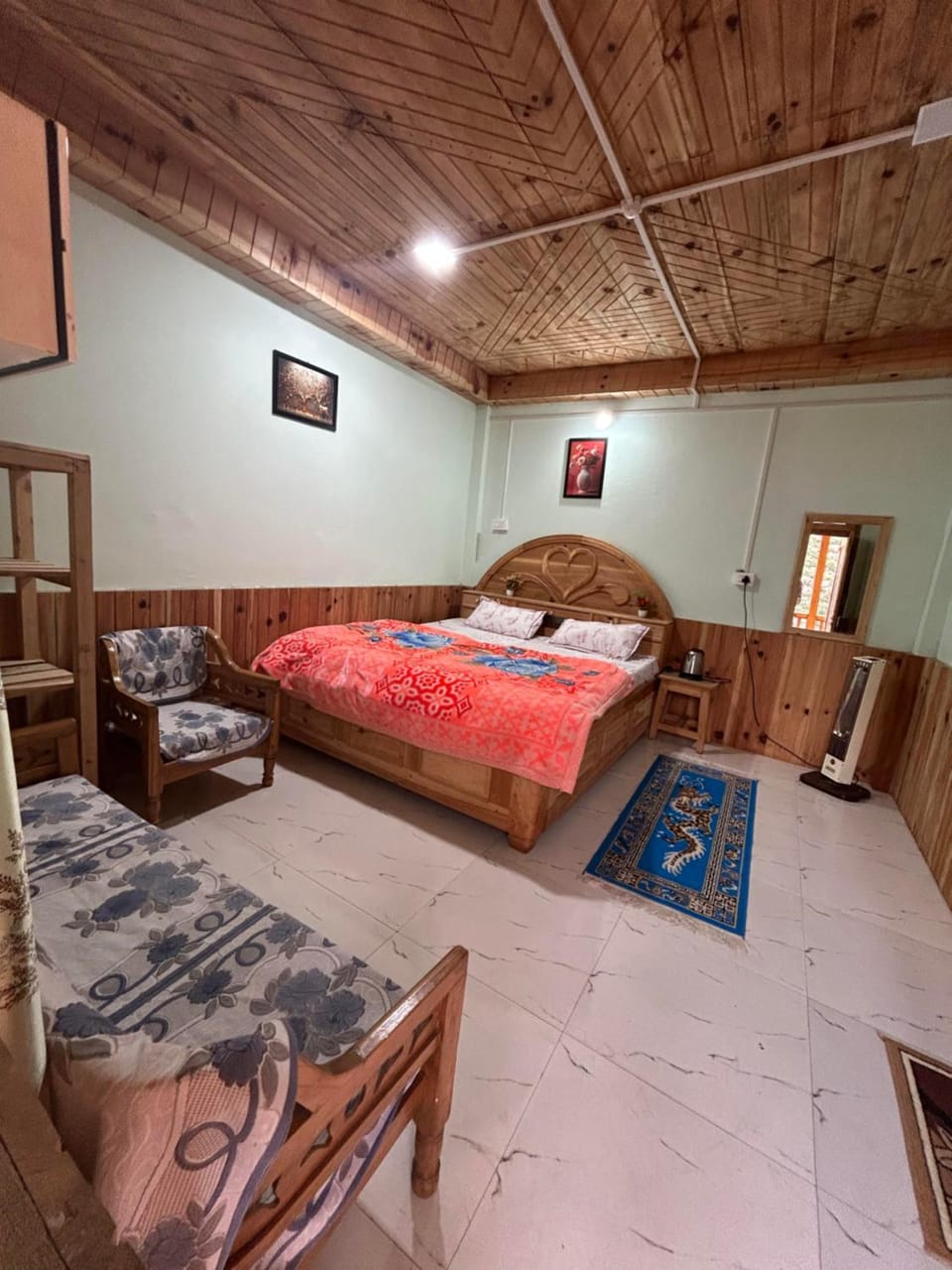 Photo of the whole room, Seating area, Bedroom