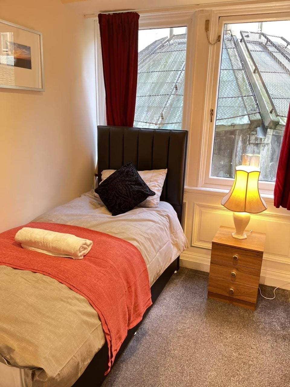 Royal Mile Mansions 2 Bedroom - Edinburgh City Centre Apartment in Edinburgh