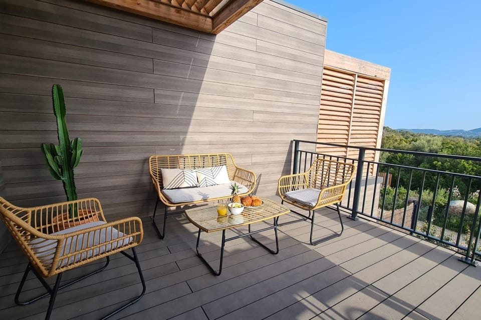 Luxurious Duplex With Pool Garden Balcony House in Zonza