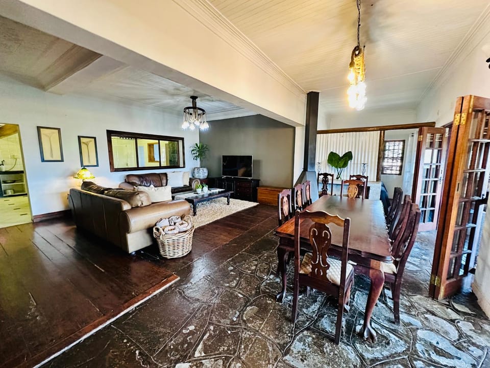 TV and multimedia, Living room, Dining area, fireplace