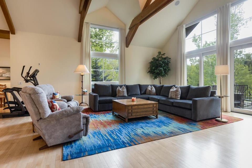 472 Holden Road House in Eagle County