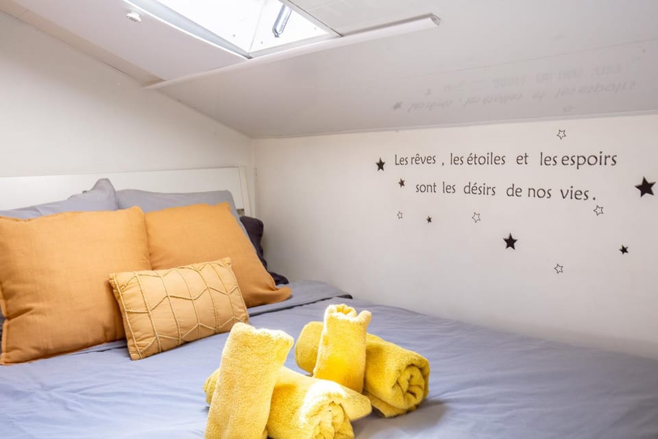 Bed, Night