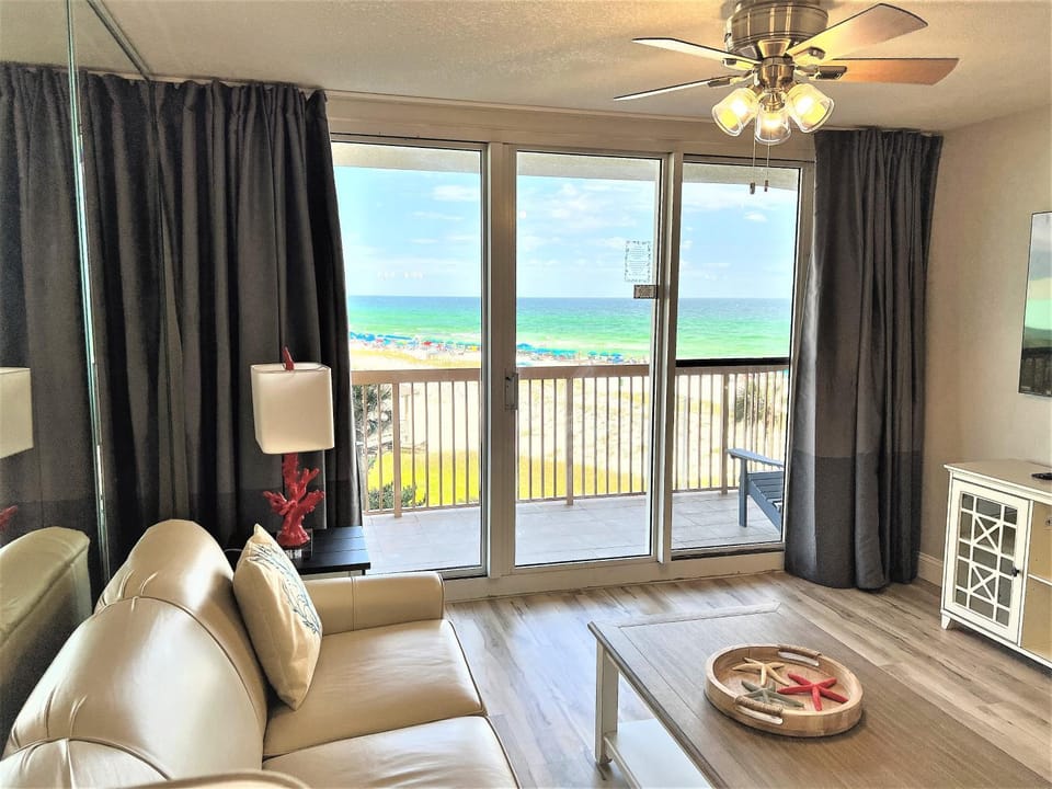 TV and multimedia, Living room, Beach, Sea view