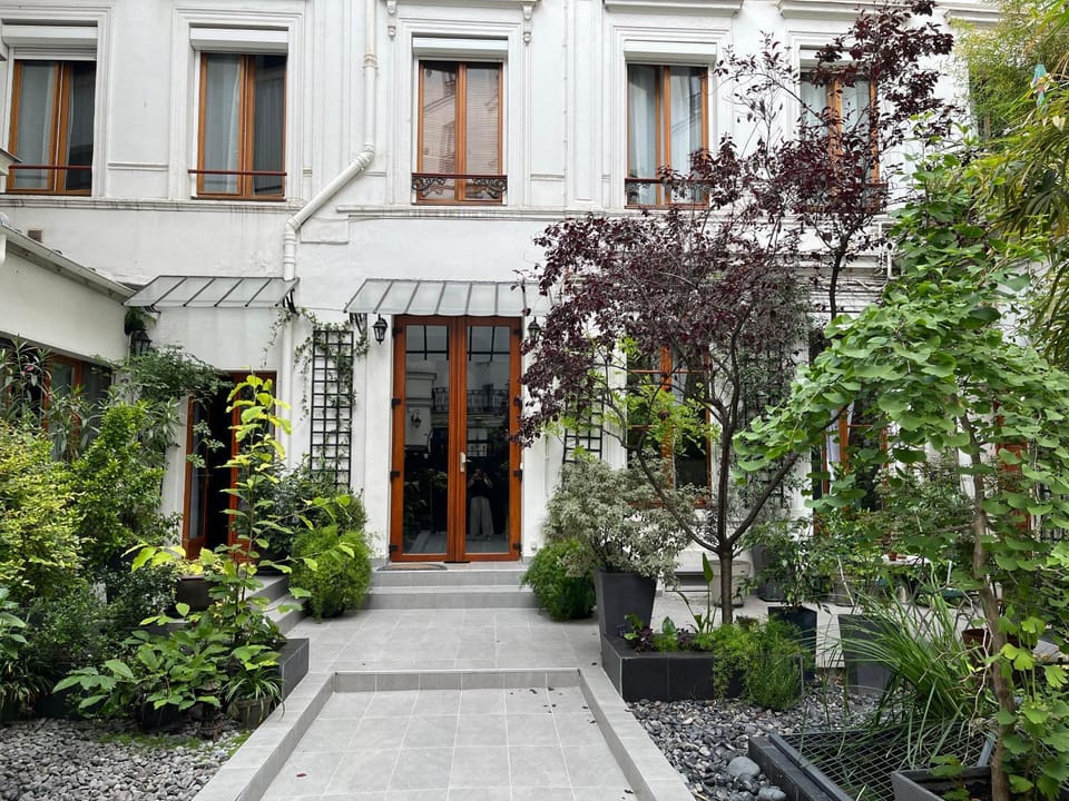 Facade/entrance, Garden, Garden