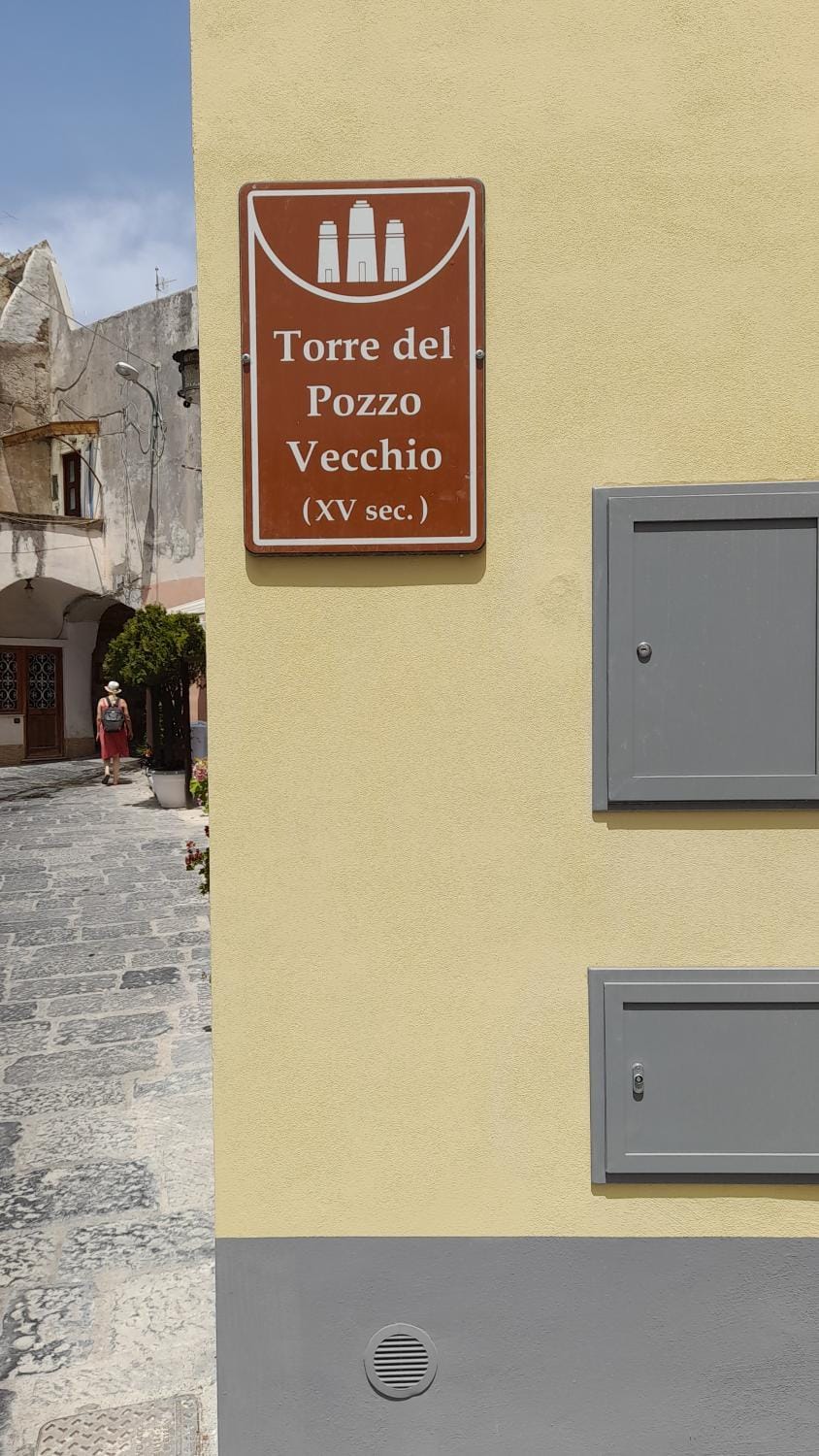 Restaurant/places to eat, Property logo or sign, Logo/Certificate/Sign, Street view, Certificate/Award