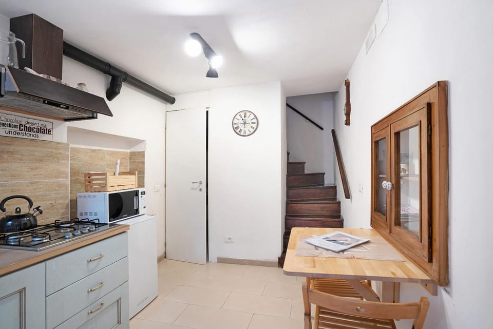 Property building, Kitchen or kitchenette, Living room