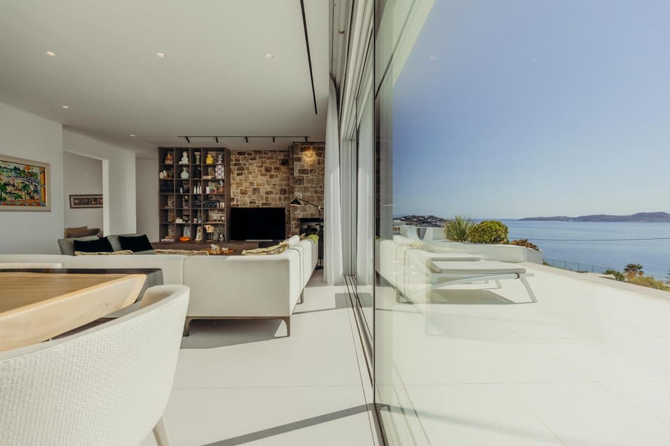 Villa Paschalia,Sea View, Pool, Gym, Sleeps 10 Villa in Agios Ioannis Diakoftis
