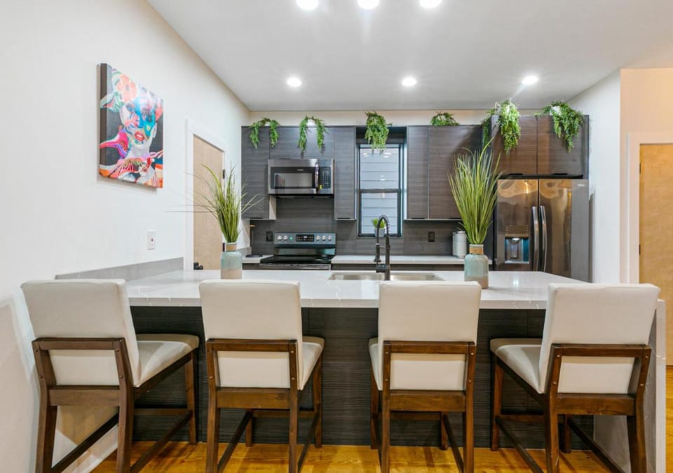 Dining area, minibar, pet friendly, stove, kitchen