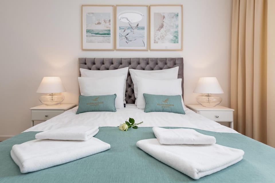 Seating area, Bedroom