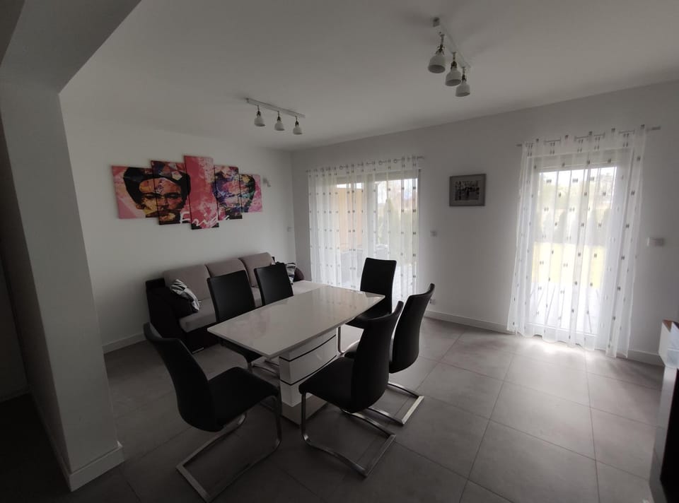 Communal lounge/ TV room, Dining area