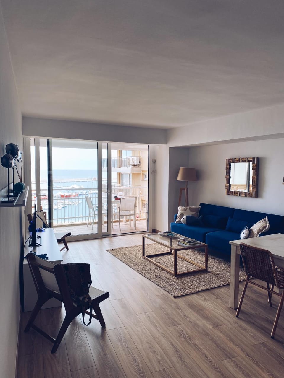 Living room, Sea view