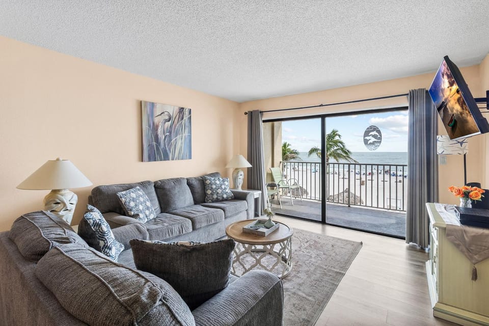 Direct Beach Front 3 Bedroom - Beach Place #208 Apartment in Madeira Beach