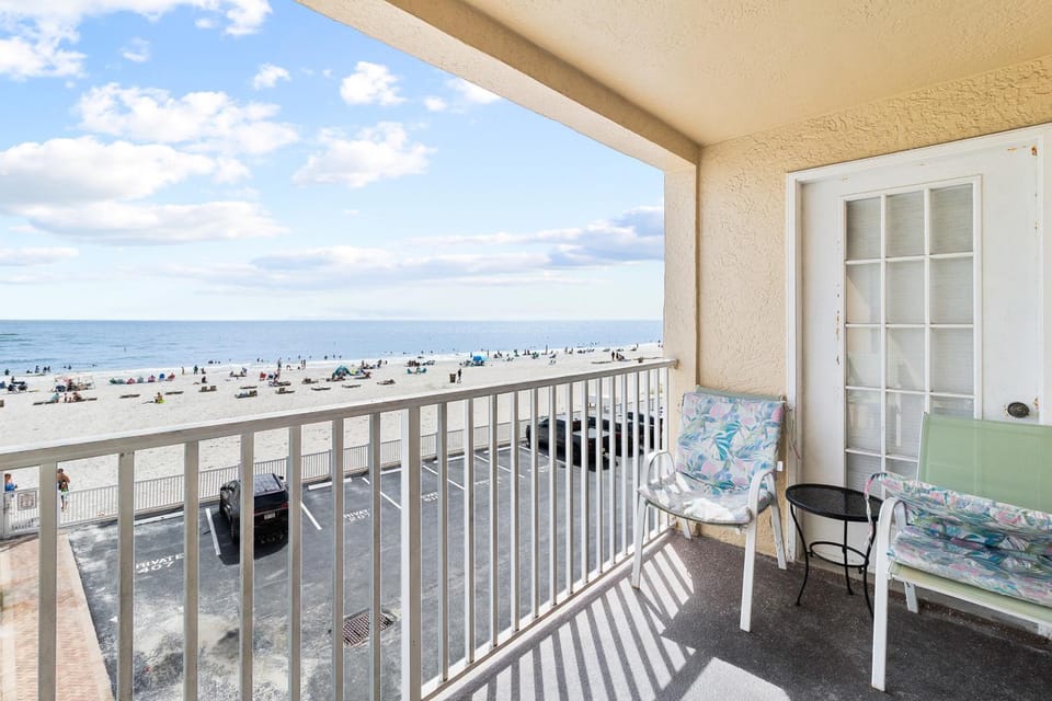 Direct Beach Front 3 Bedroom - Beach Place #208 Apartment in Madeira Beach