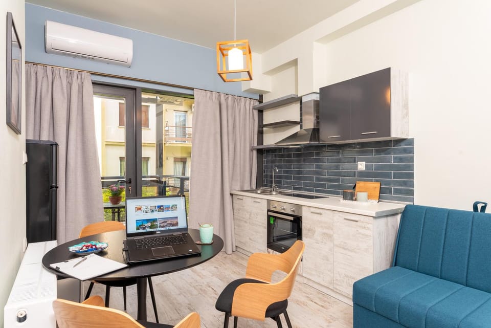 CENTRAL ROYAL DREAM -Kiki Apartment in Volos