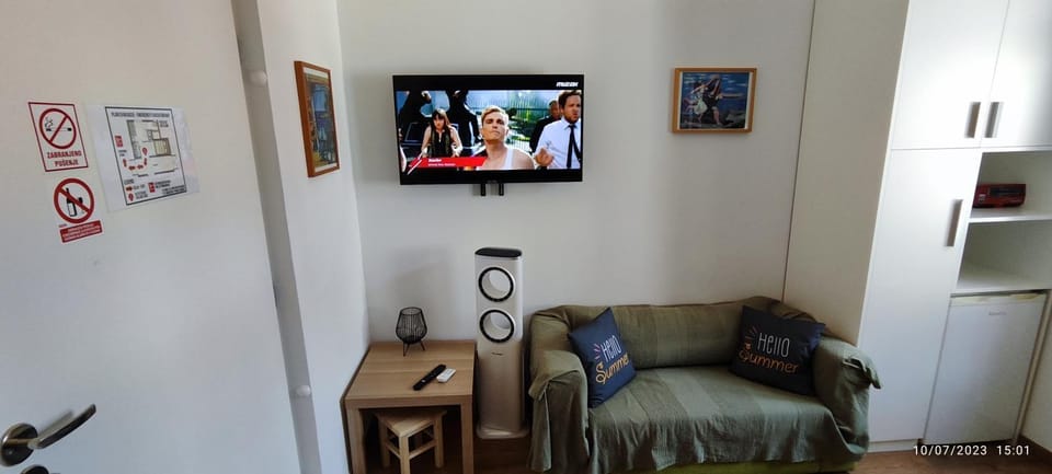 TV and multimedia, Seating area