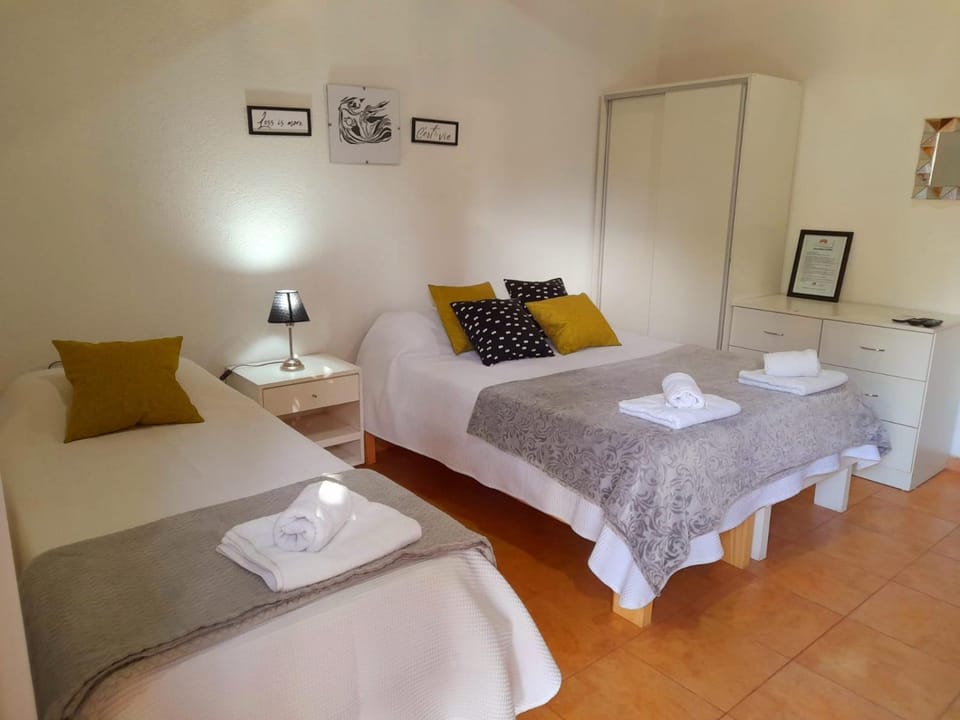 Bedroom, heating