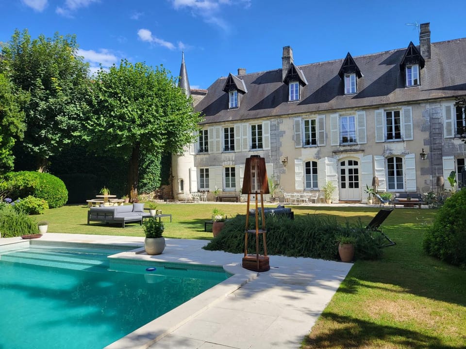 Property building, Spring, Summer, Garden, Garden, Swimming pool, sunbed