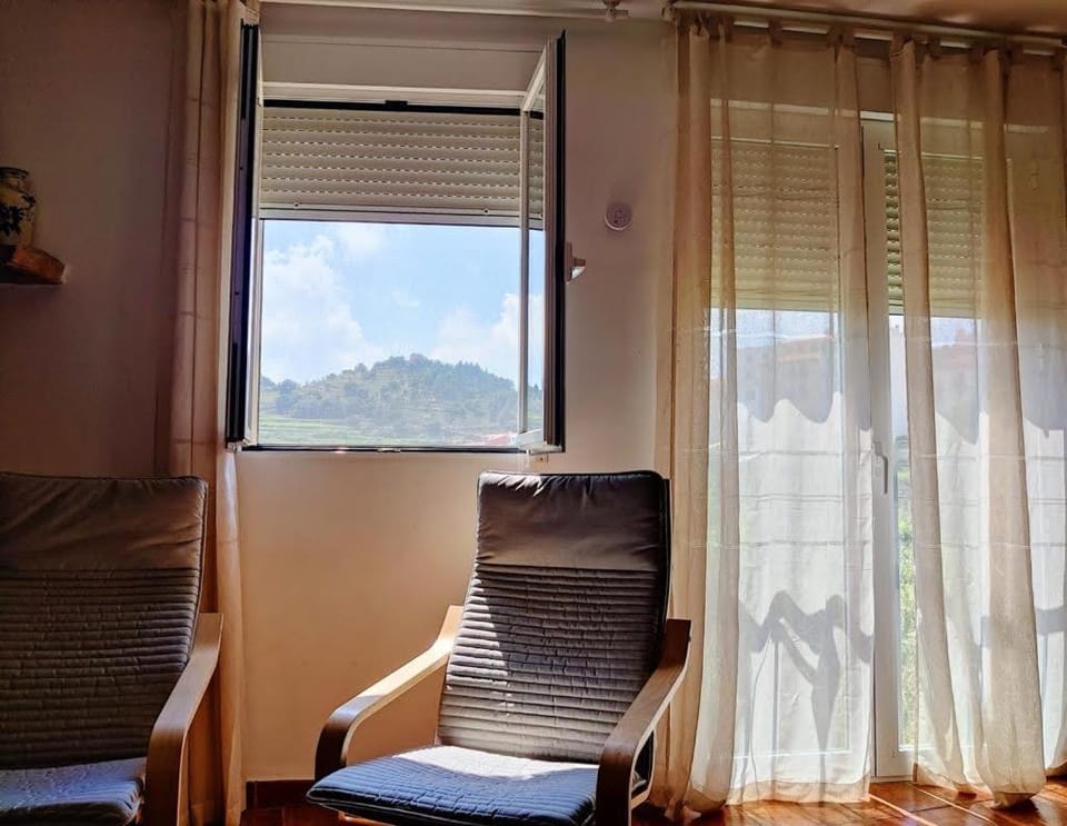 Seating area, Mountain view