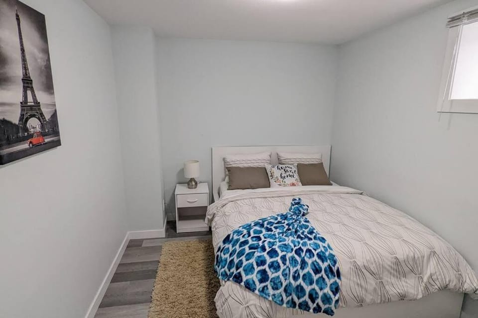 SERENE & MODERN 1BED SUITE + CLOSE TO AIRPORT Apartment in Regina
