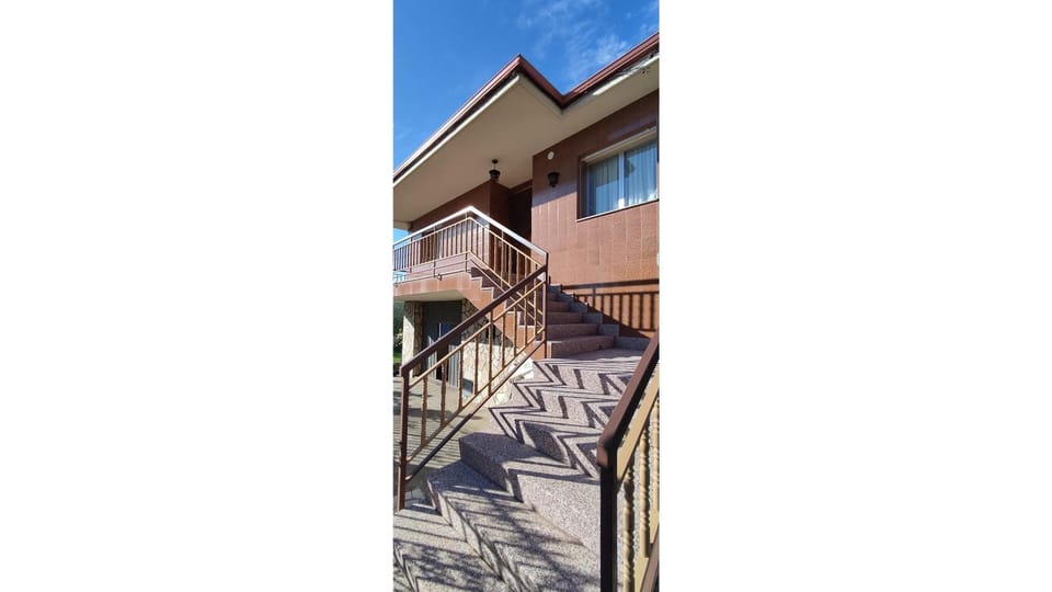 Property building, Facade/entrance, Off site