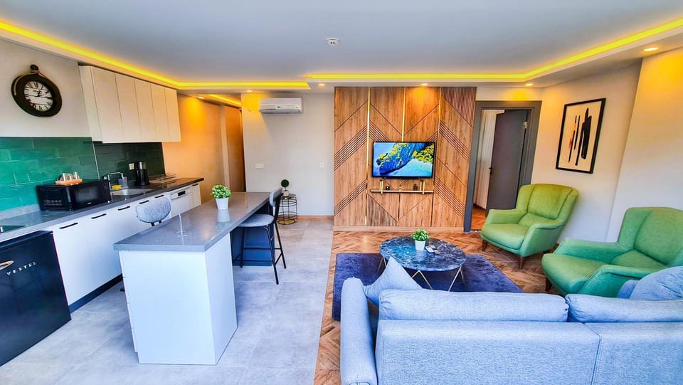 Kitchen or kitchenette, Living room, Seating area