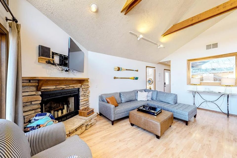 Farmer's Getaway House in Table Rock Lake