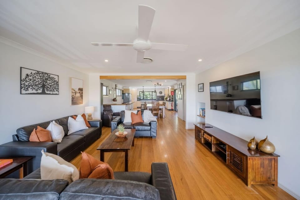 Communal lounge/ TV room, TV and multimedia, Living room, Seating area