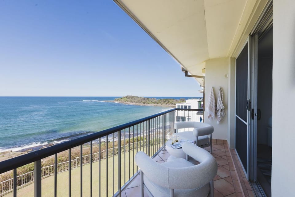 Day, View (from property/room), Balcony/Terrace, Seating area, Sea view