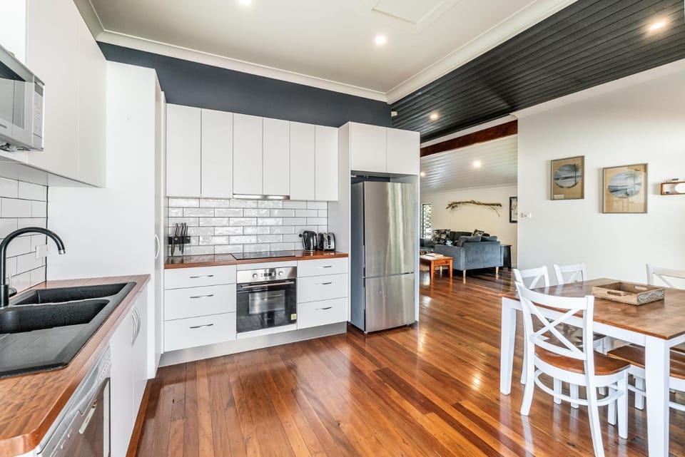 High Fives - Pet-Friendly Gem in the Heart of Yamba - Holiday Yamba House in Yamba