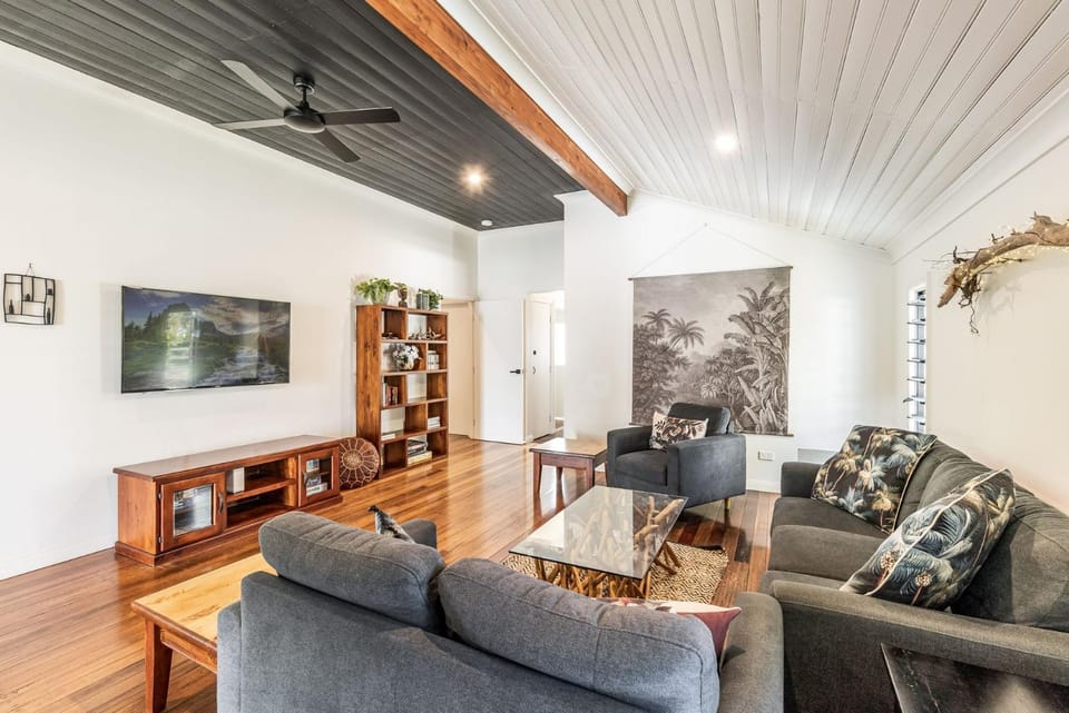 High Fives - Pet-Friendly Gem in the Heart of Yamba - Holiday Yamba House in Yamba
