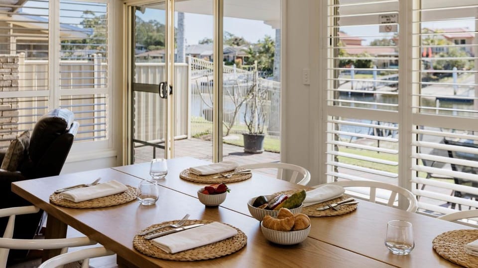 Patio, Dining area