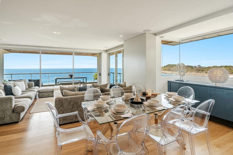 Natural landscape, View (from property/room), Balcony/Terrace, Living room, Dining area, Sea view