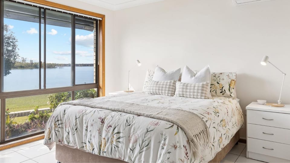 Bed, Bedroom, River view