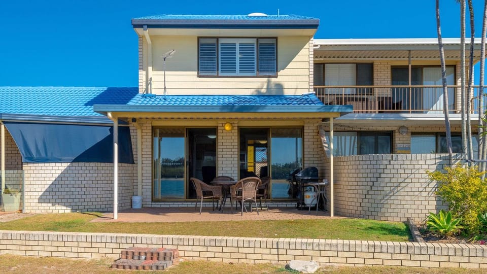 Property building, Patio, Day