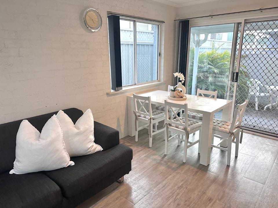 View (from property/room), Living room, Seating area, Dining area