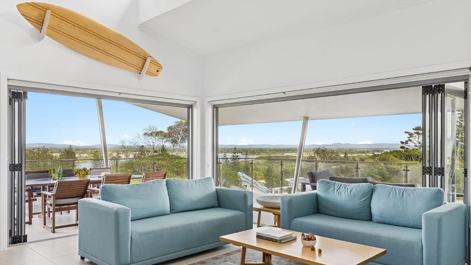 Balcony/Terrace, Living room, Seating area, River view
