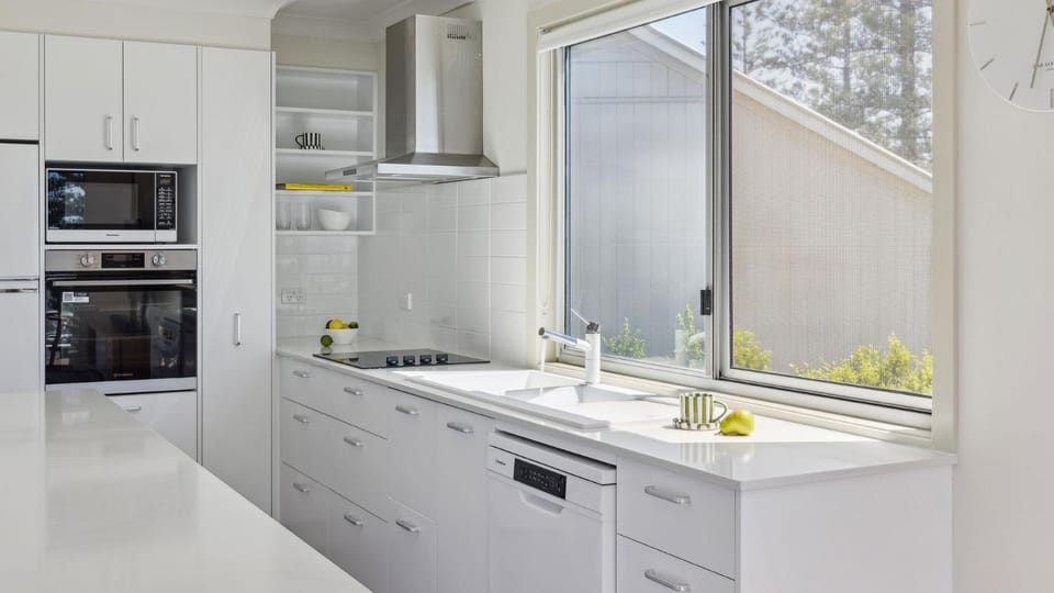 Seaspray 1 - Oceanview Apartment Steps from Yamba Main Beach - Holiday Yamba House in Yamba