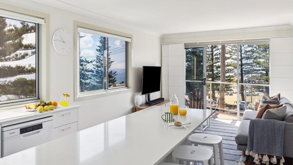 Seaspray 1 - Oceanview Apartment Steps from Yamba Main Beach - Holiday Yamba House in Yamba