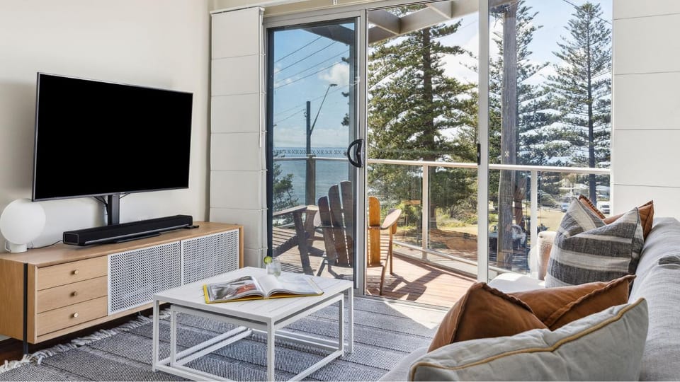 Seaspray 1 - Oceanview Apartment Steps from Yamba Main Beach - Holiday Yamba House in Yamba