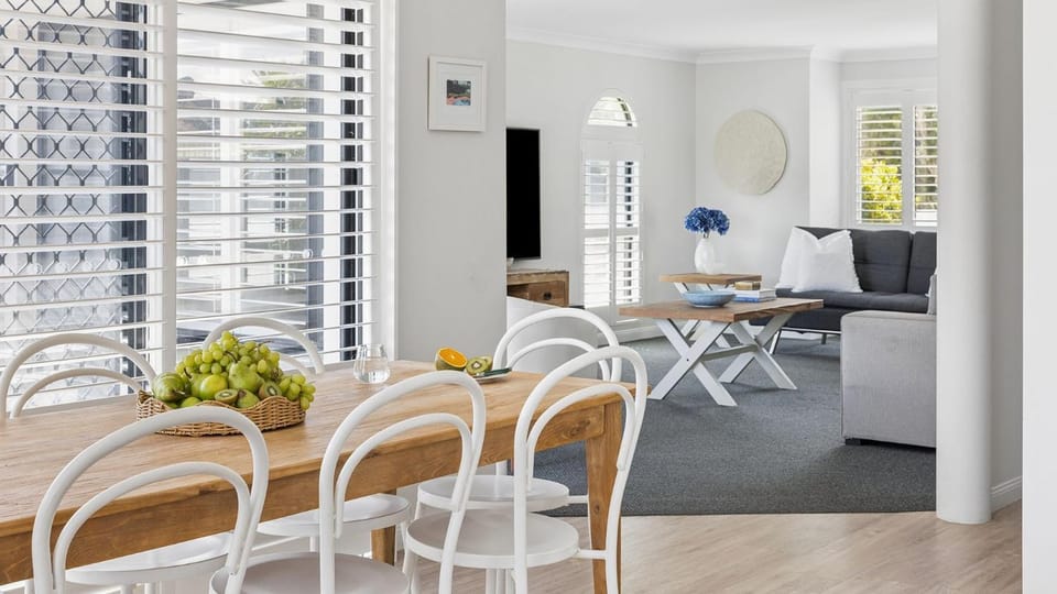 Witonga Waters - Pet Friendly Luxury Waterfront Escape with Pool & Pontoon - Holiday Yamba House in Yamba