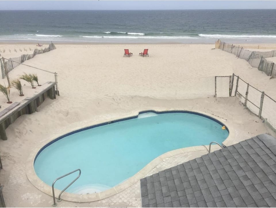 Oceanfront Home + Private Beach + Pool House in Brick